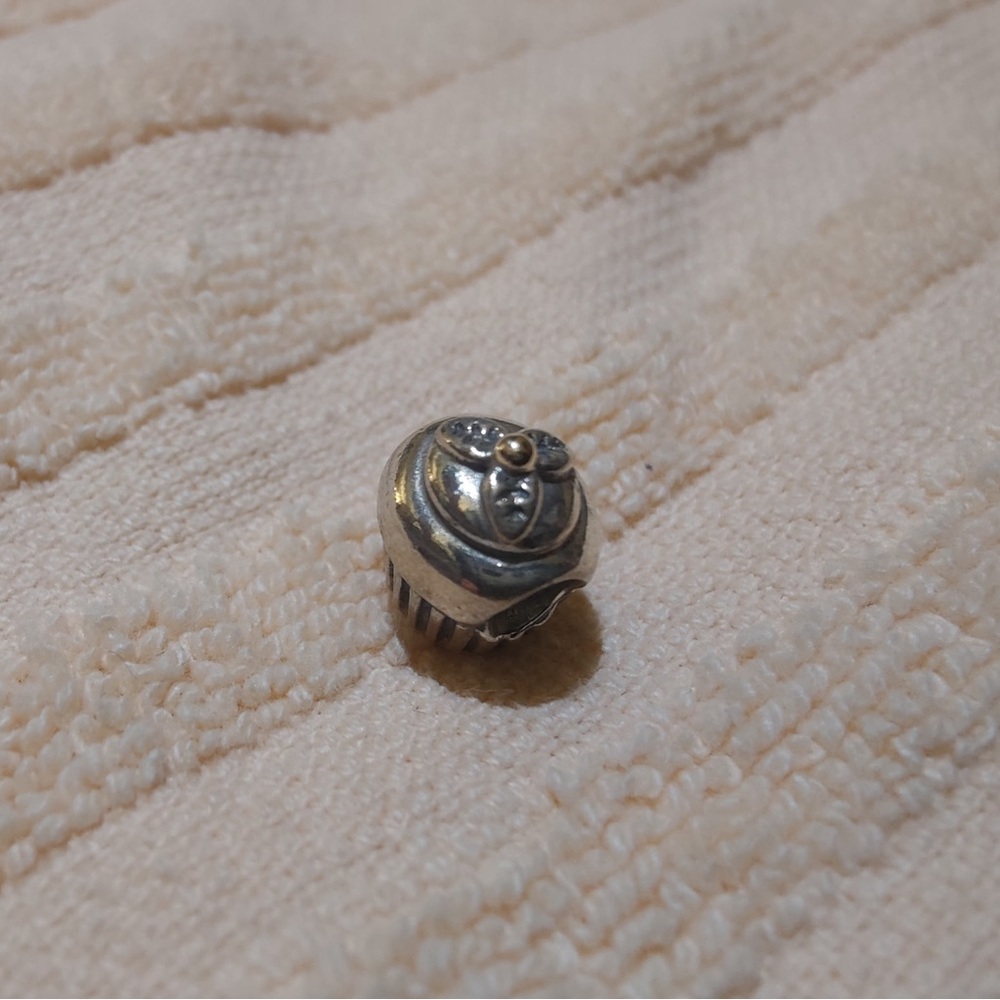 Pandora Cupcake Charm